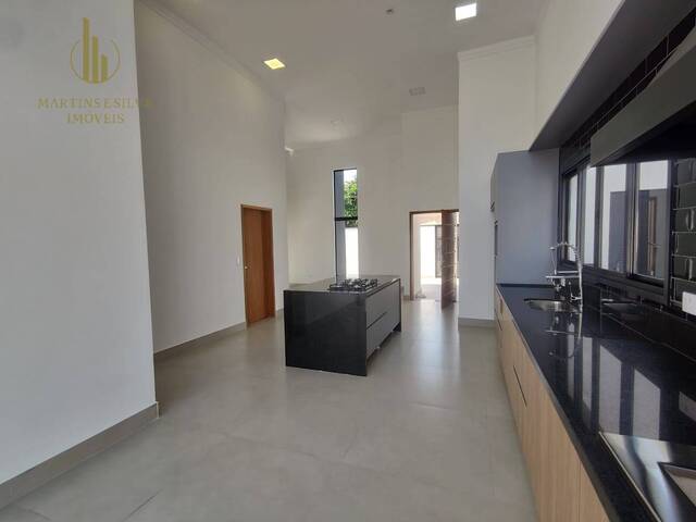 Casa com Piscina para Venda em Itanhaém - 3