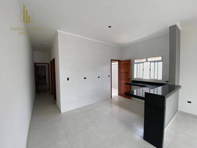 Casa com Piscina para Venda em Itanhaém - 2