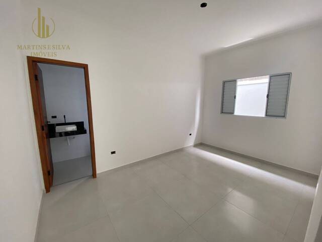 Casa com Piscina para Venda em Itanhaém - 3