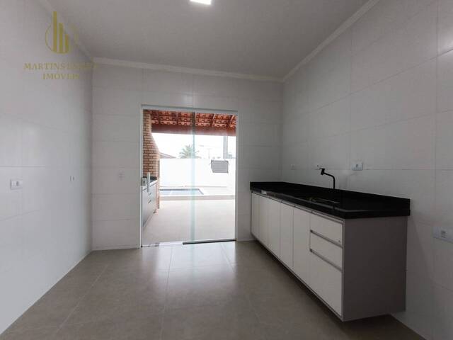 Casa com Piscina para Venda em Itanhaém - 2