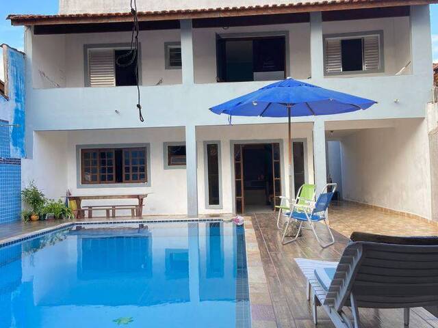 #C056 - Casa com Piscina para Venda em Itanhaém - SP