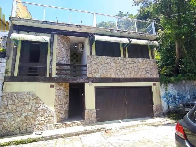 #C063 - Casa com Piscina para Venda em Itanhaém - SP - 1
