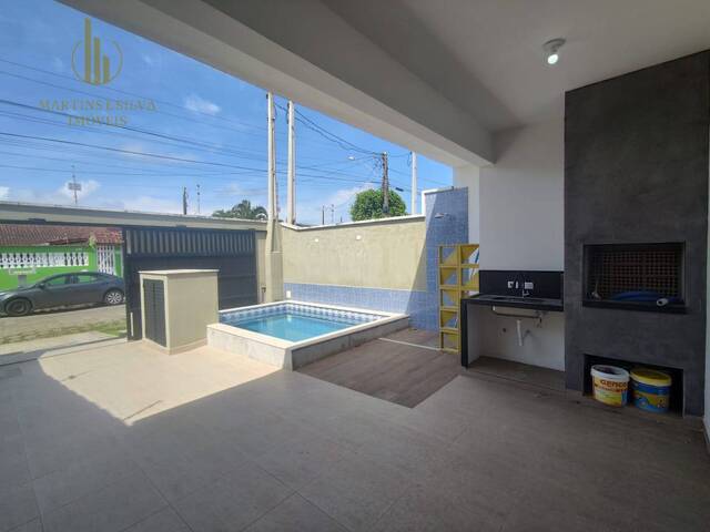Casa com Piscina para Venda em Itanhaém - 4