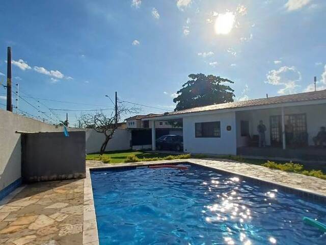 #C019 - Casa com Piscina para Venda em Itanhaém - SP