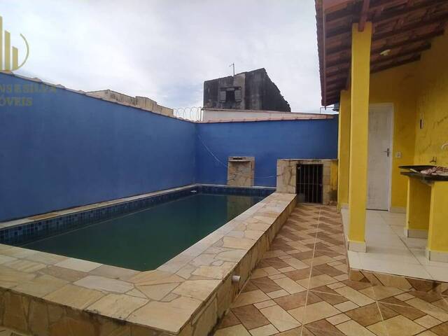 Casa com Piscina para Venda em Itanhaém - 4