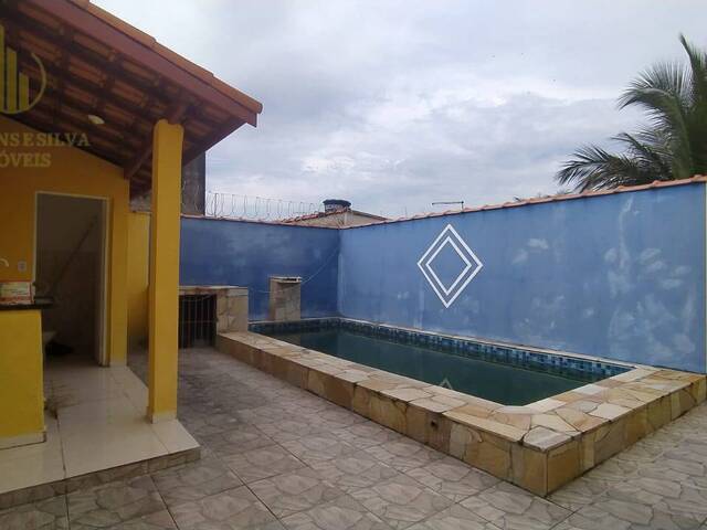 #C067 - Casa com Piscina para Venda em Itanhaém - SP