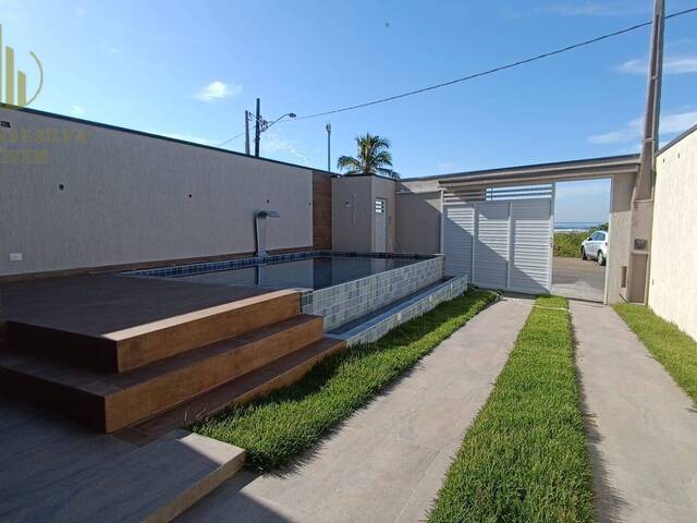 Casa com Piscina para Venda em Itanhaém - 2