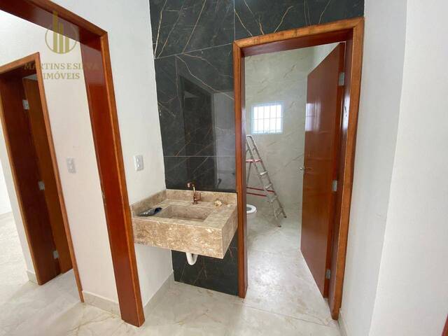 Casa com Piscina para Venda em Itanhaém - 4