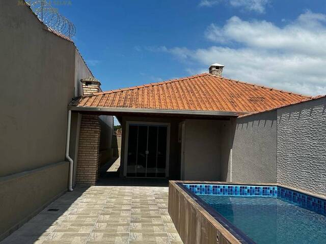 #C046 - Casa com Piscina para Venda em Itanhaém - SP
