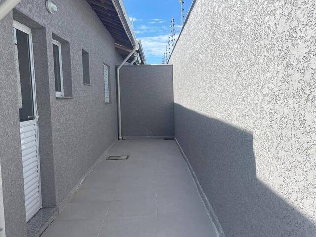 Casa com Piscina para Venda em Itanhaém - 2