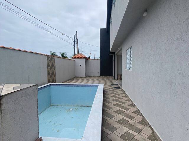 Casa com Piscina para Venda em Itanhaém - 4