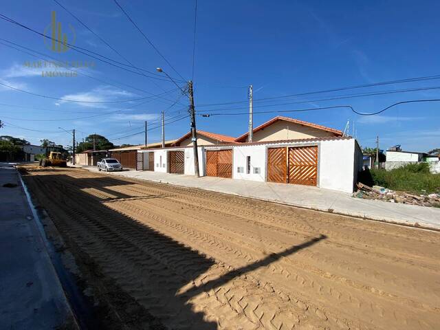 Casa com Piscina para Venda em Itanhaém - 2