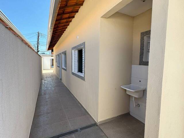 Casa com Piscina para Venda em Itanhaém - 3