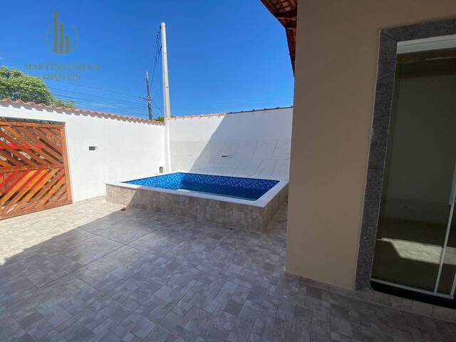 #C081 - Casa com Piscina para Venda em Itanhaém - SP