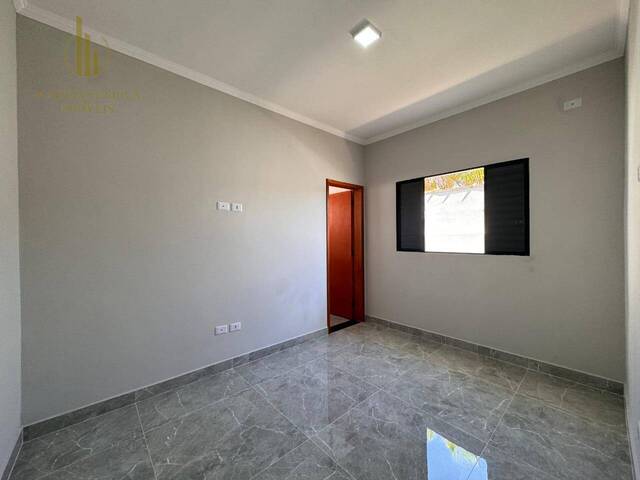 Casa com Piscina para Venda em Itanhaém - 3