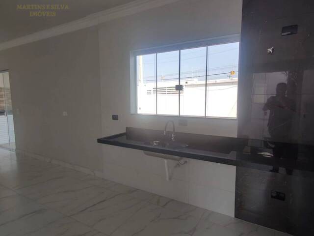 Casa com Piscina para Venda em Itanhaém - 4