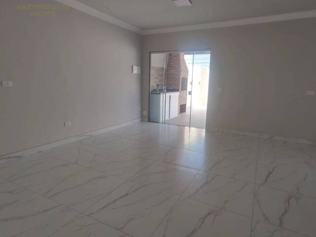 Casa com Piscina para Venda em Itanhaém - 5
