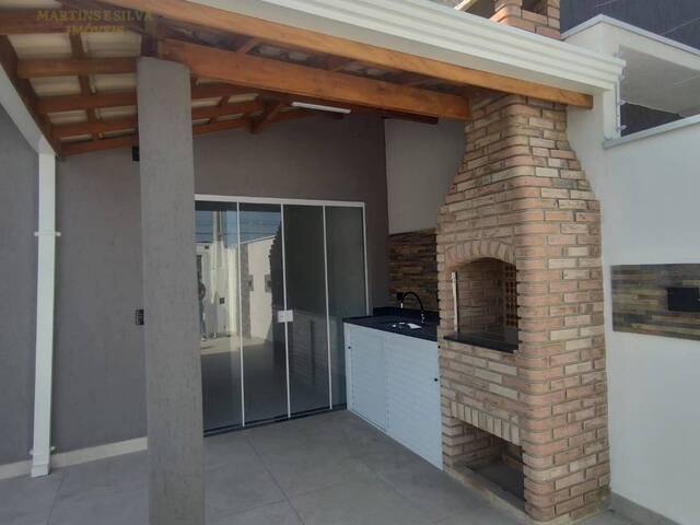 Casa com Piscina para Venda em Itanhaém - 2