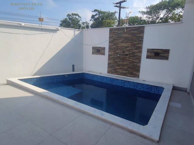 Casa com Piscina para Venda em Itanhaém - 3