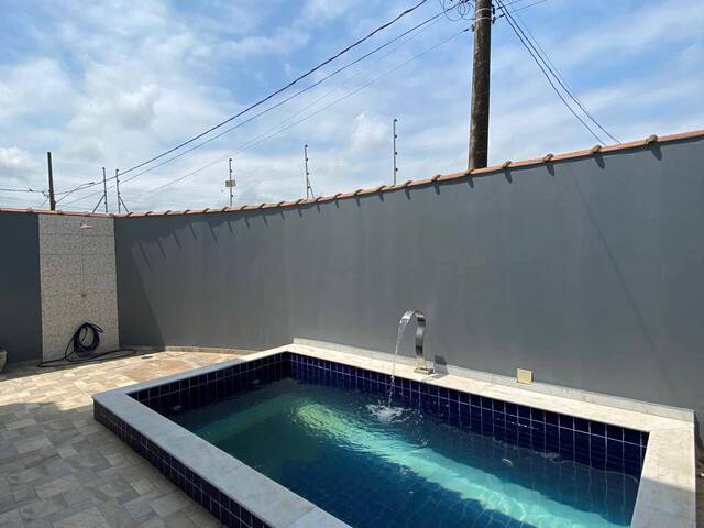 Casa com Piscina para Venda em Itanhaém - 2