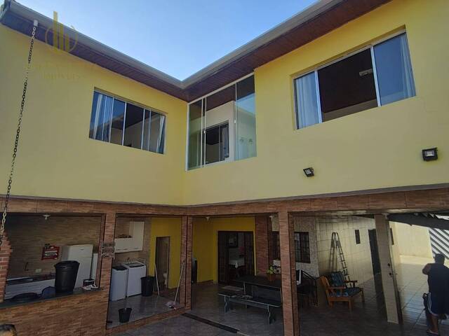 #C118 - Casa com Piscina para Venda em Itanhaém - SP