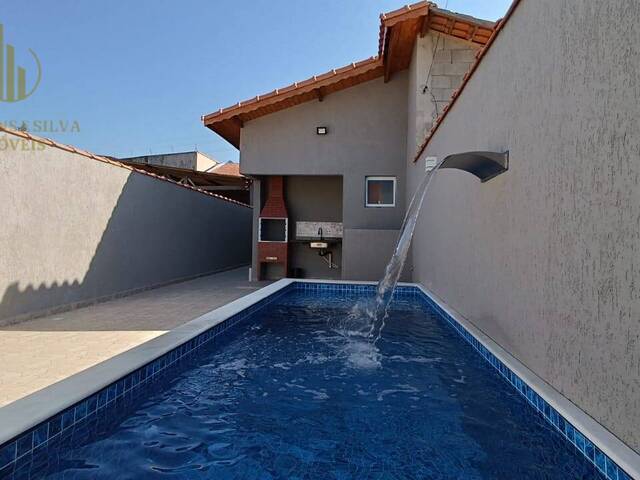 #C122 - Casa com Piscina para Venda em Itanhaém - SP