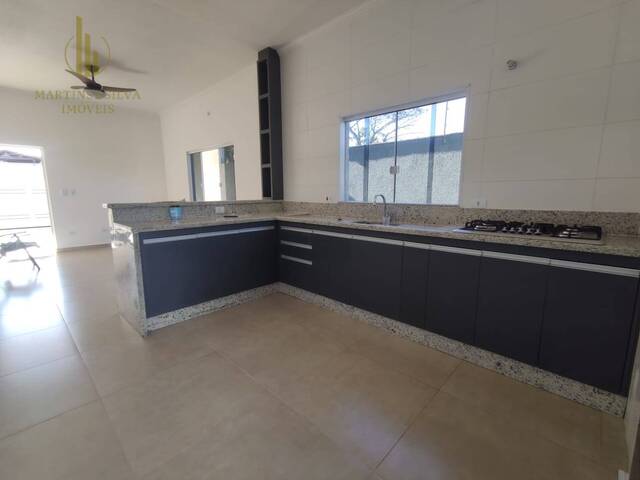 Casa com Piscina para Venda em Itanhaém - 5
