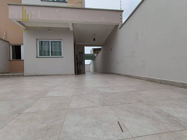 #C132 - Casa com Piscina para Venda em Itanhaém - SP
