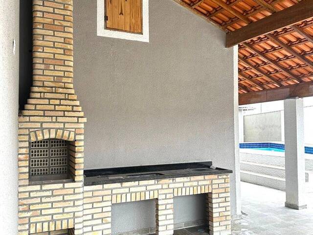 Casa com Piscina para Venda em Itanhaém - 2