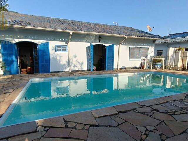 #C125 - Casa com Piscina para Venda em Itanhaém - SP