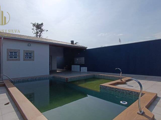 #C137 - Casa com Piscina para Venda em Itanhaém - SP