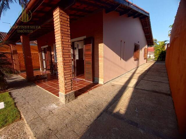 Casa com Piscina para Venda em Itanhaém - 3
