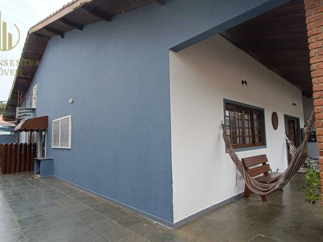 Casa com Piscina para Venda em Itanhaém - 3