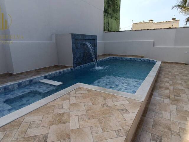 #C141 - Casa com Piscina para Venda em Itanhaém - SP