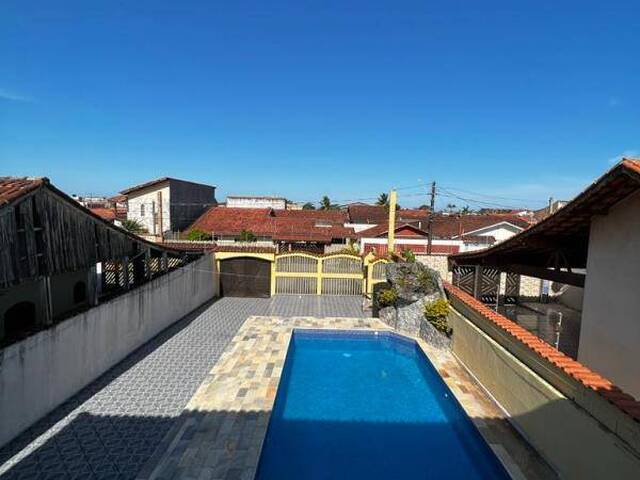 Casa com Piscina para Venda em Itanhaém - 3