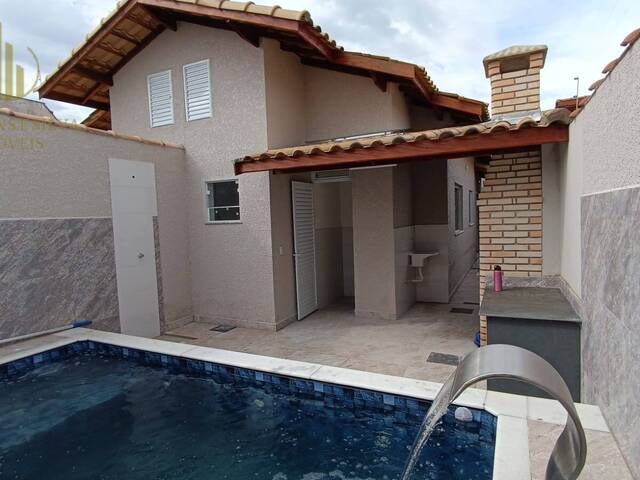 #C155 - Casa com Piscina para Venda em Itanhaém - SP