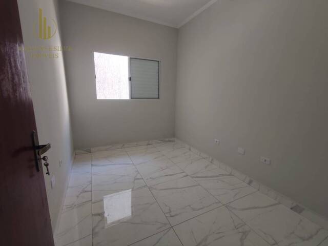 Casa com Piscina para Venda em Itanhaém - 4