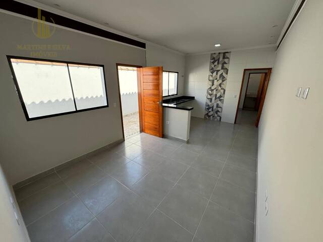 Casa com Piscina para Venda em Itanhaém - 3