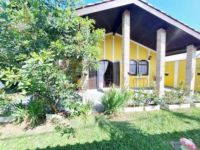 #C177 - Casa com Piscina para Venda em Itanhaém - SP