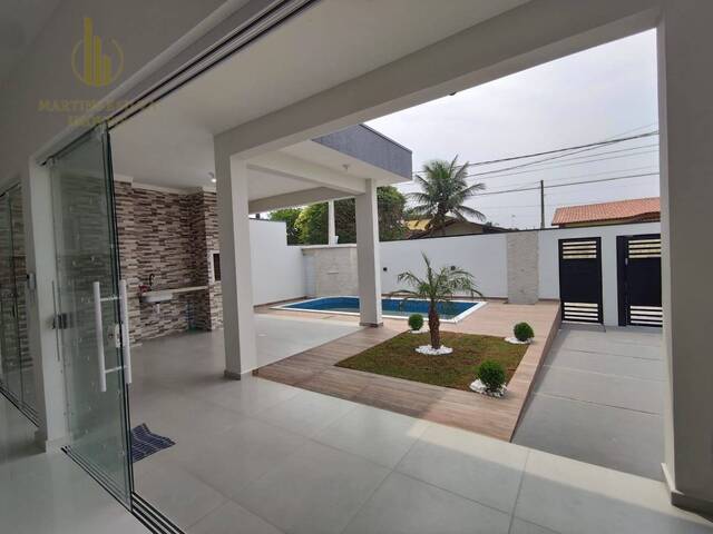 Casa com Piscina para Venda em Itanhaém - 2