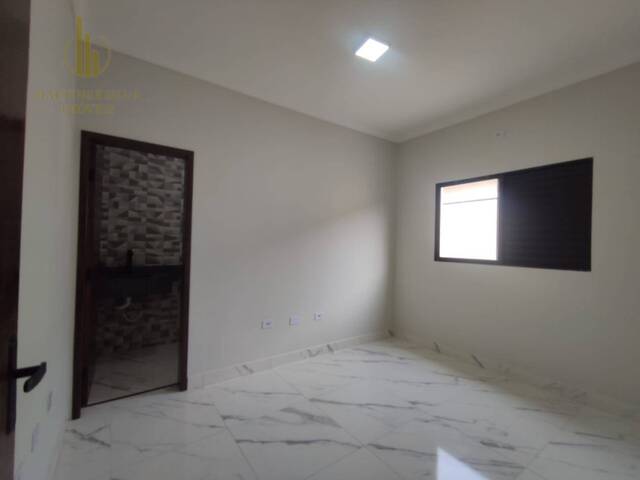 Casa com Piscina para Venda em Itanhaém - 5