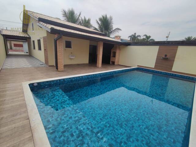 #C192 - Casa com Piscina para Venda em Itanhaém - SP