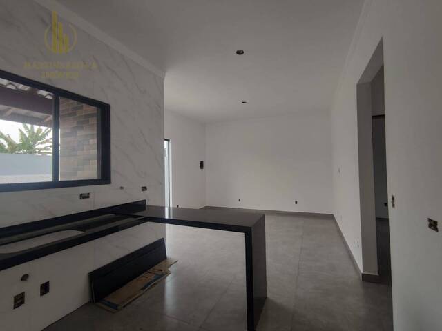 Casa com Piscina para Venda em Itanhaém - 4