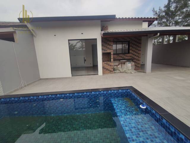 #C193 - Casa com Piscina para Venda em Itanhaém - SP - 1