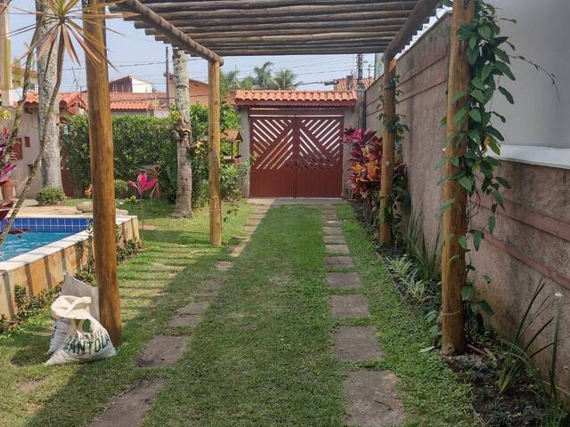 #C206 - Casa com Piscina para Venda em Itanhaém - SP
