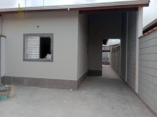 #C231 - Casa com Piscina para Venda em Itanhaém - SP - 1