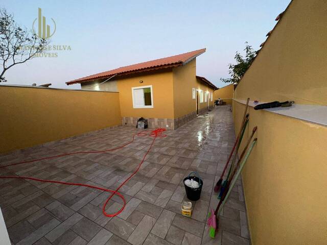 Casa com Piscina para Venda em Itanhaém - 4