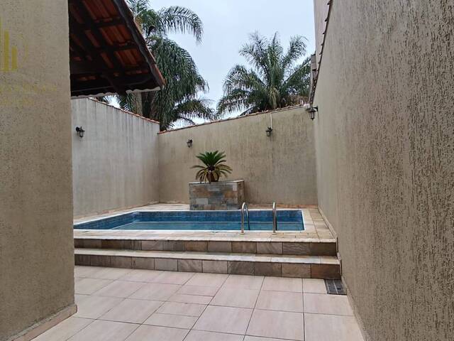 Casa com Piscina para Venda em Itanhaém - 5