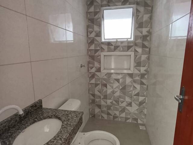 Casa com Piscina para Venda em Itanhaém - 4
