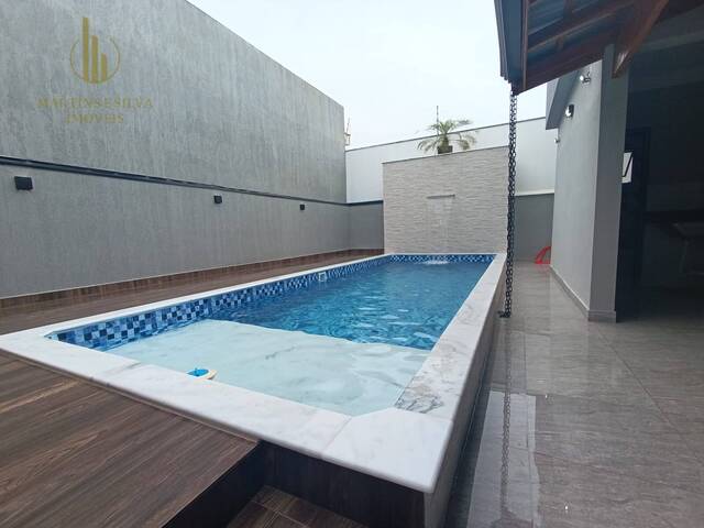 Casa com Piscina para Venda em Itanhaém - 4
